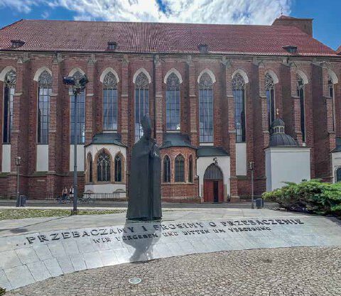 Zwischen Versöhnung und nationalen Interessen