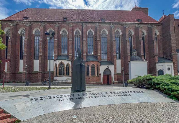 Zwischen Versöhnung und nationalen Interessen